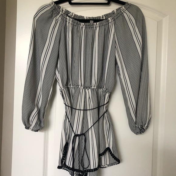 Off the shoulder romper - Picture 3 of 3